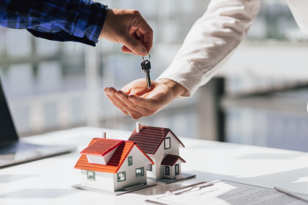 Les avantages de l'achat immobilier pour devenir propriétaire et revendre à profit aux USA